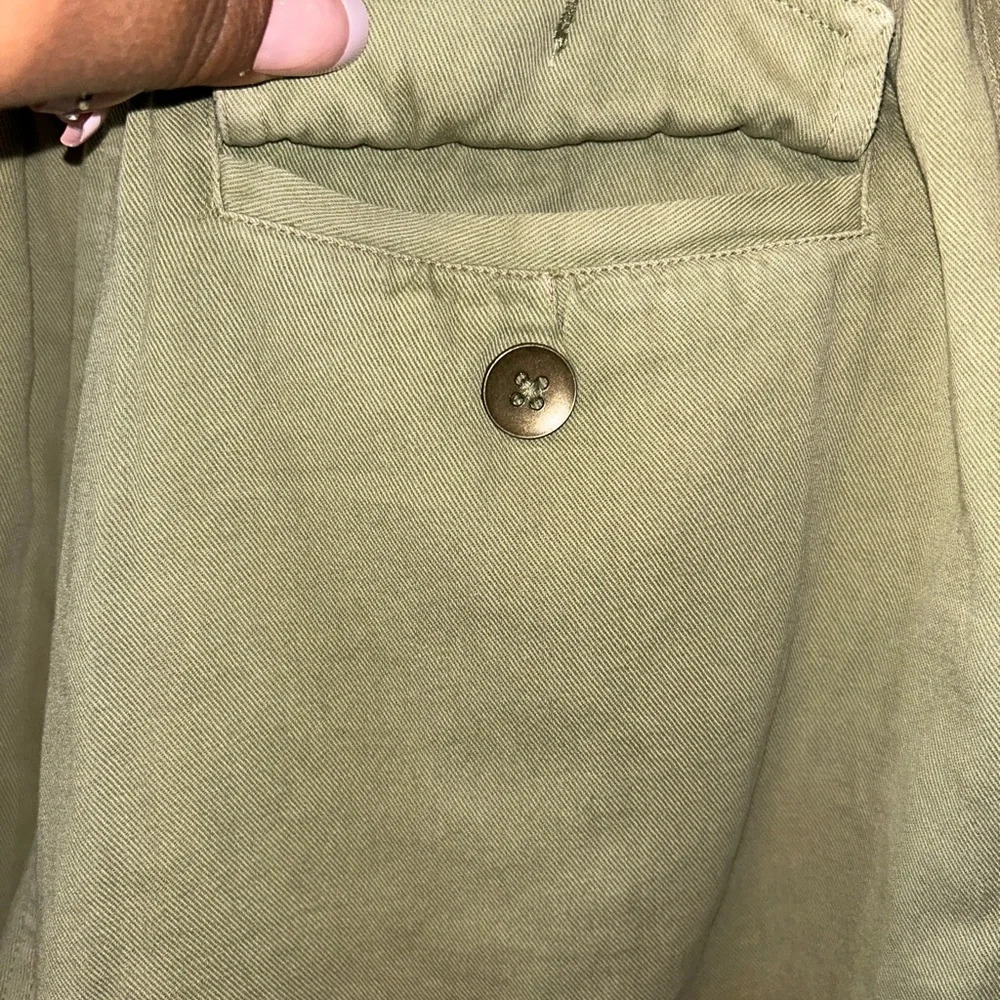 Ellor shorts - light green 100% cotton twill casual walking shorts - Picture 4 of 10